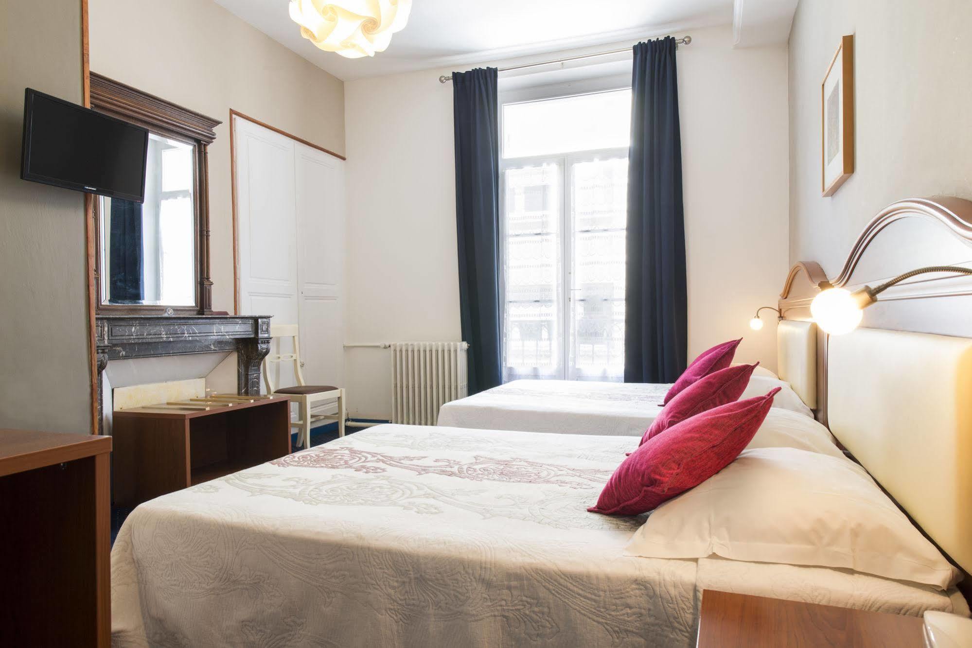 Logis Hôtel Central Montargis Buitenkant foto