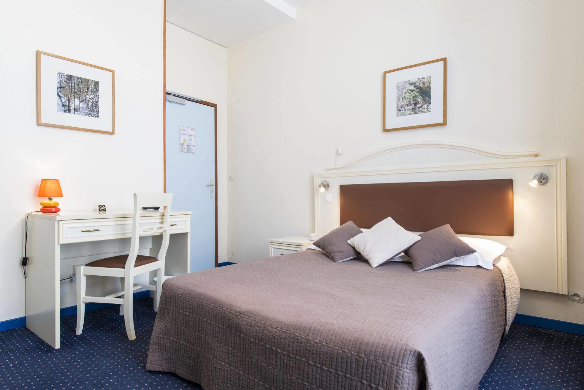 Logis Hôtel Central Montargis Buitenkant foto